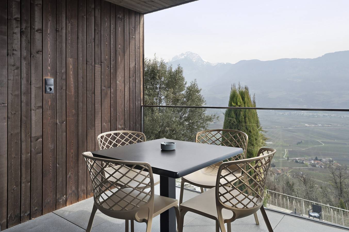 Ganze Wohnung, Ferienwohnung 'Victoria' mit Bergblick, Gemeinschaftspool und Wi-Fi in Marling, Ortleralpen