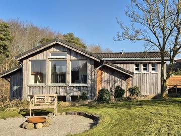 Ferienwohnung für 3 Personen, mit Ausblick und Seeblick sowie Garten und Terrasse in Glücksburg