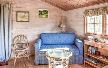 Log Cabin for 6 People in Östergötlands land, South Sweden, Photo 2