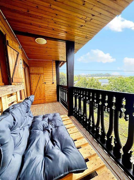 Gîte pour 2 personnes, avec vue ainsi que jardin et terrasse, animaux acceptés dans Thise