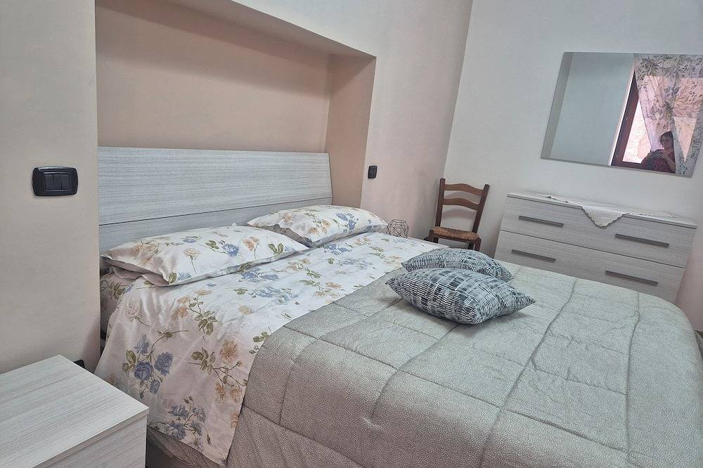 Entire apartment, Apartment historical center Dimora Del Funaro with parking in Orvieto, Terni Province