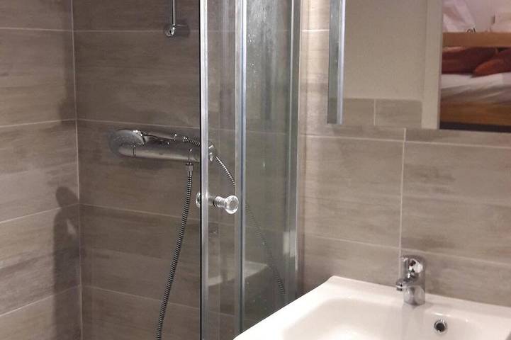 Gîte pour 4 personnes, avec balcon à Viuz-en-Sallaz - 2