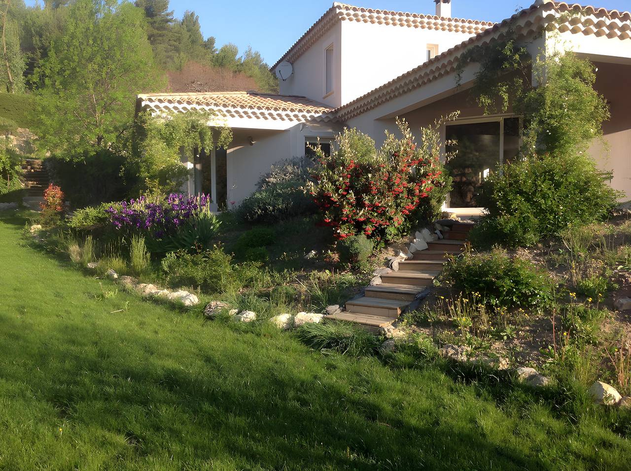 Villa 'Le Grand Chemin' mit Bergblick, privatem Pool und Wlan in Buis-les-Baronnies, Nyons und Umgebung