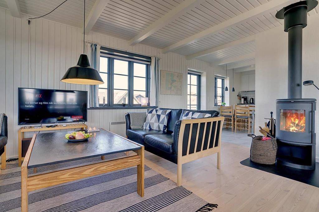 Gemütliches in 2018 neurenoviertes Ferienhaus mit Meerblick  in Henne, Varde Region