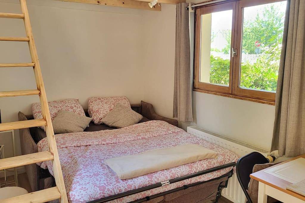 Appartement entier, One-Bedroom Apartment in Noisy-le-Grand, Seine-Saint-Denis