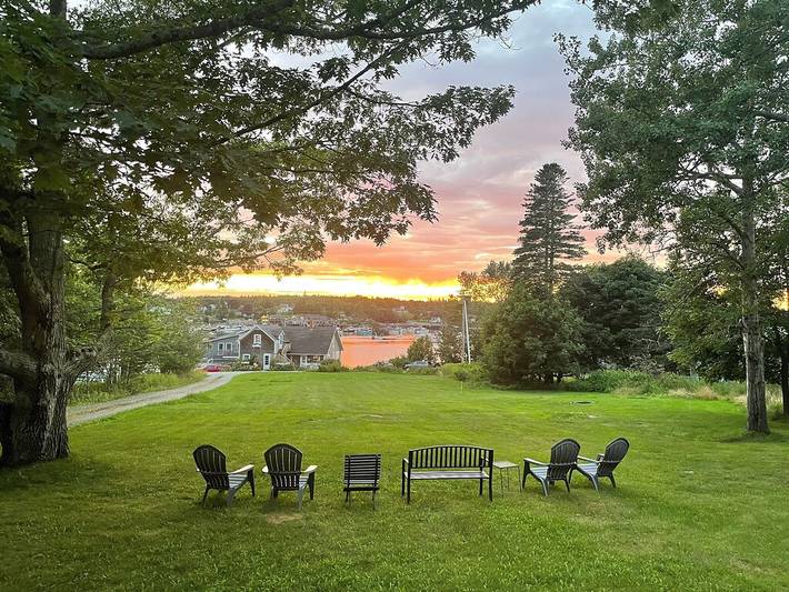 Vacation rental for 10 people, with terrace and yard in Mount Desert Island