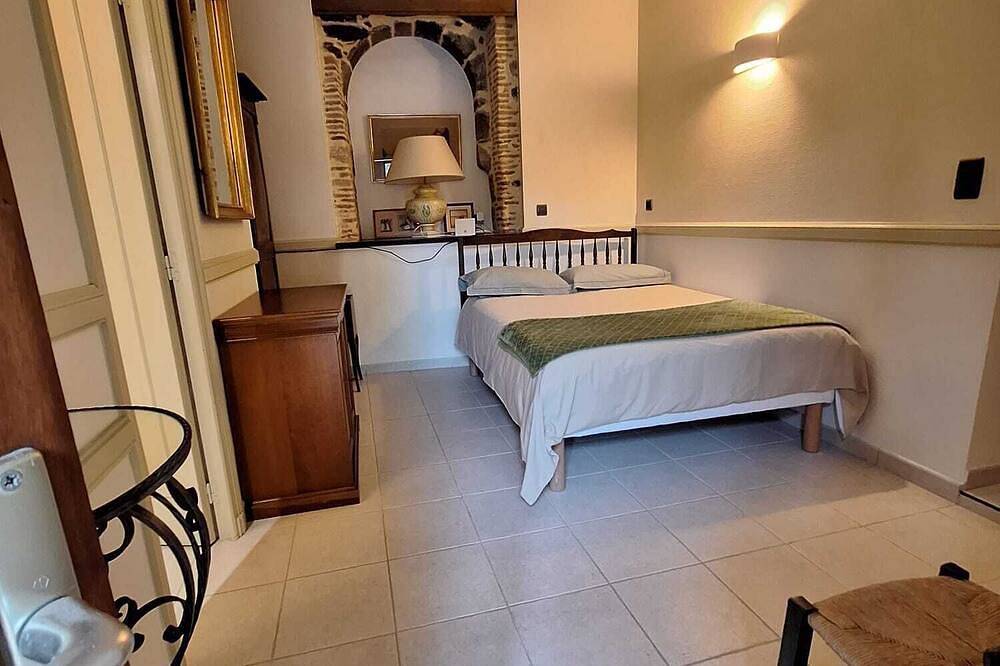 Apartamento entero, 35 m2 apartment facing the Dordogne in Beaulieu-sur-Dordogne, Macizo Central