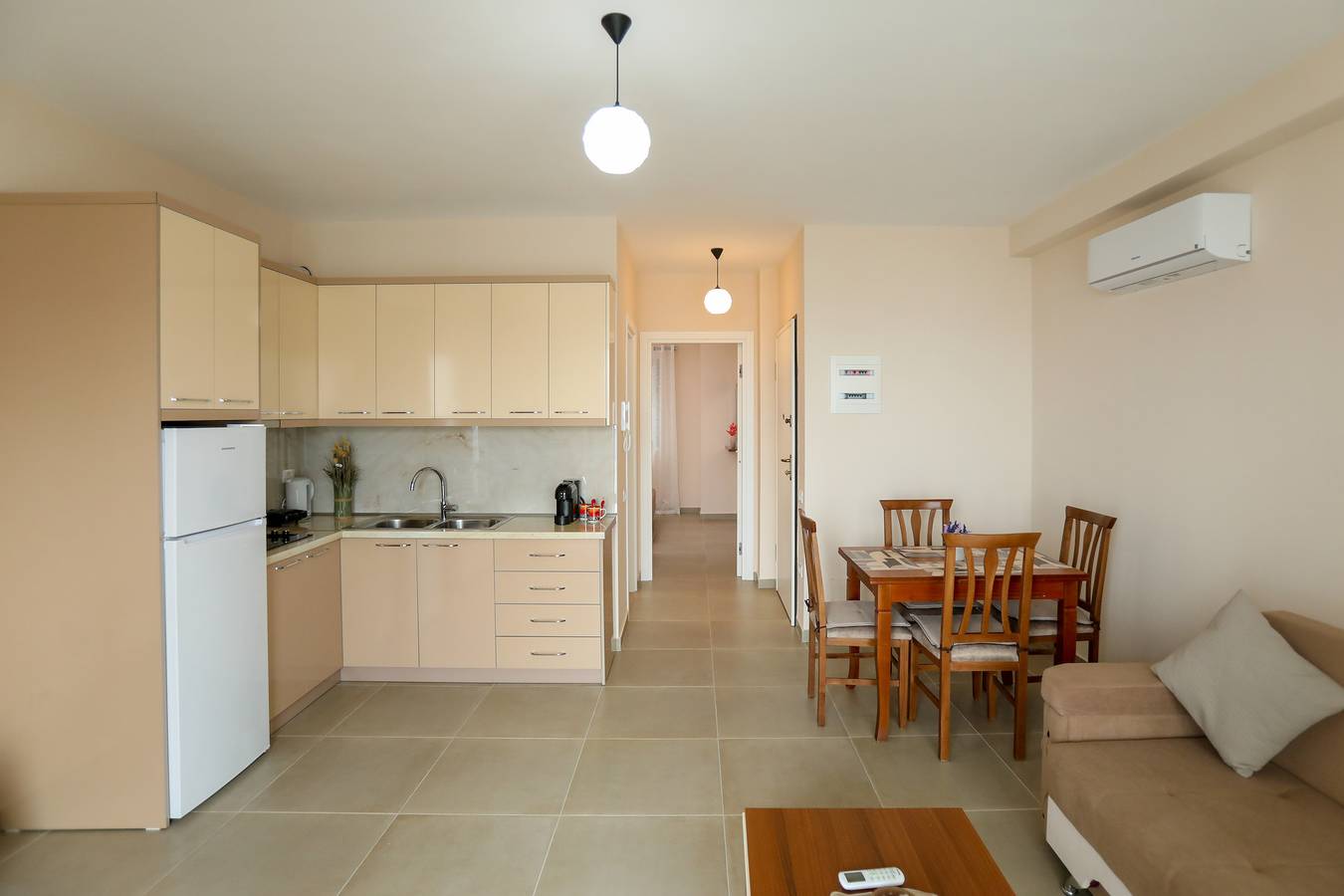 Apartamento entero, Apartamento de vacaciones para 4 personas con balcón in Vlorë (Ciudad), Vlorë