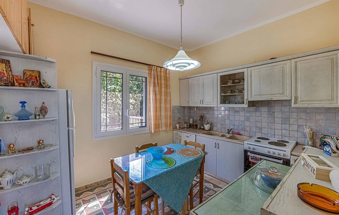 Gemütliche Wohnung mit Terrasse und Parkplatz, WLAN und Klimaanlage in Achaia