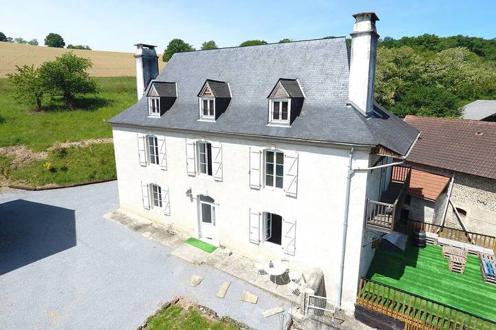 Gîte pour 15 personnes, avec jardin et terrasse - 1