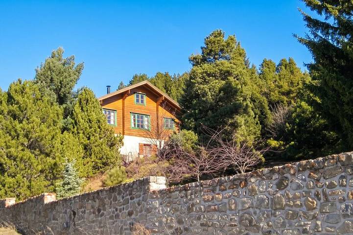 Gîte pour 4 personnes, avec Jardin dans Ex Pyr Canyoning Et Speleologie