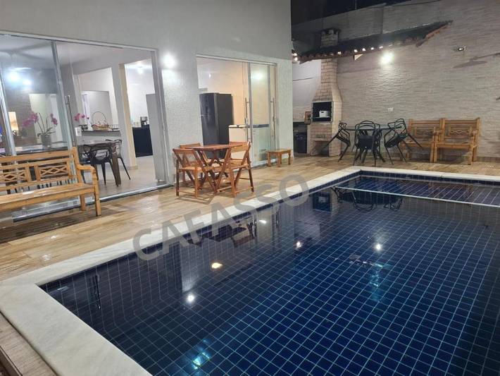 Casas e apartamentos de temporada para 15 pessoas, com jardim e piscina, com animais de estimação em Praia da Enseada (Guarujá)