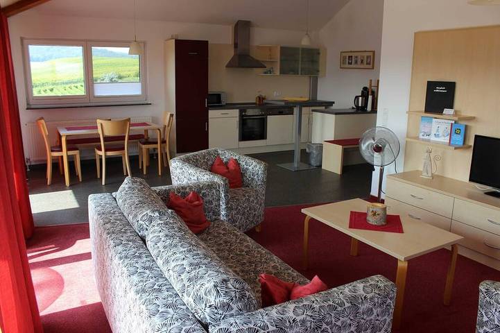 Ferienwohnung für 6 Personen, mit Balkon in Lehrensteinsfeld