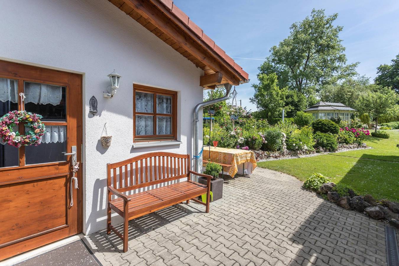 Landhaus "Ferienhaus Carin" mit Wlan, Garten und Küstennähe in Utting, Ammersee