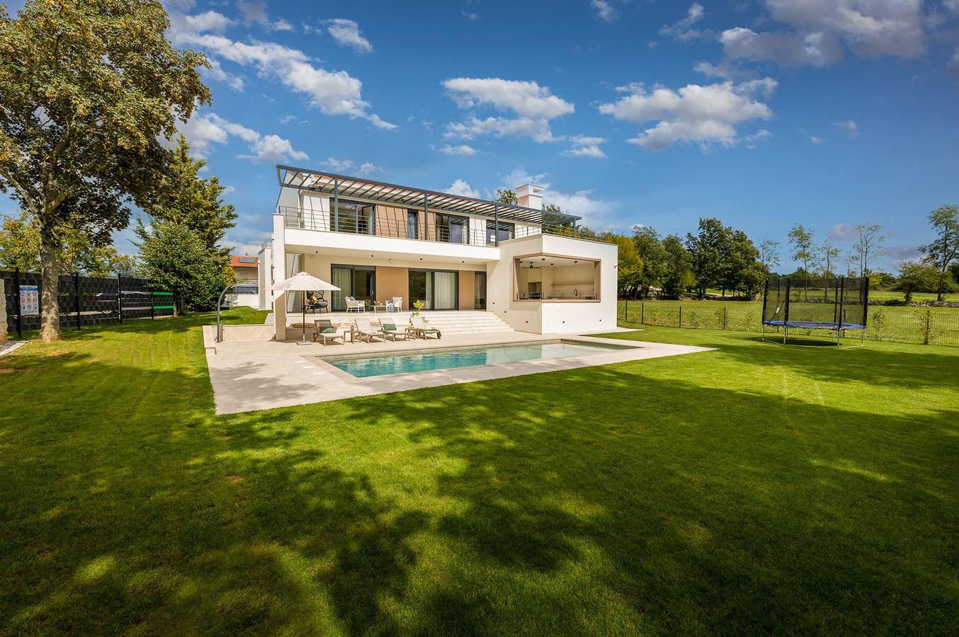 Villa Castanea – Stylish 3-Bedroom Villa with Private Pool in Peaceful village  in Pazin, Central Istria