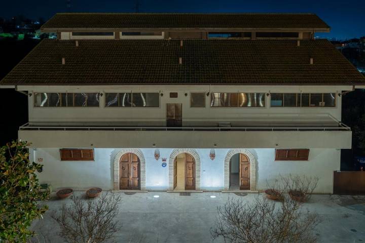 Bungalow für 2 Personen, mit Pool und Kinderpool sowie Ausblick und Garten in den Abruzzen - 3