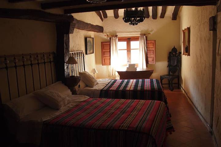 Villapajar, ländliches Haus am Fluss in der Sierra de la Demanda, 26 km von Burgos in Villasur de Herreros, Burgos Provinz