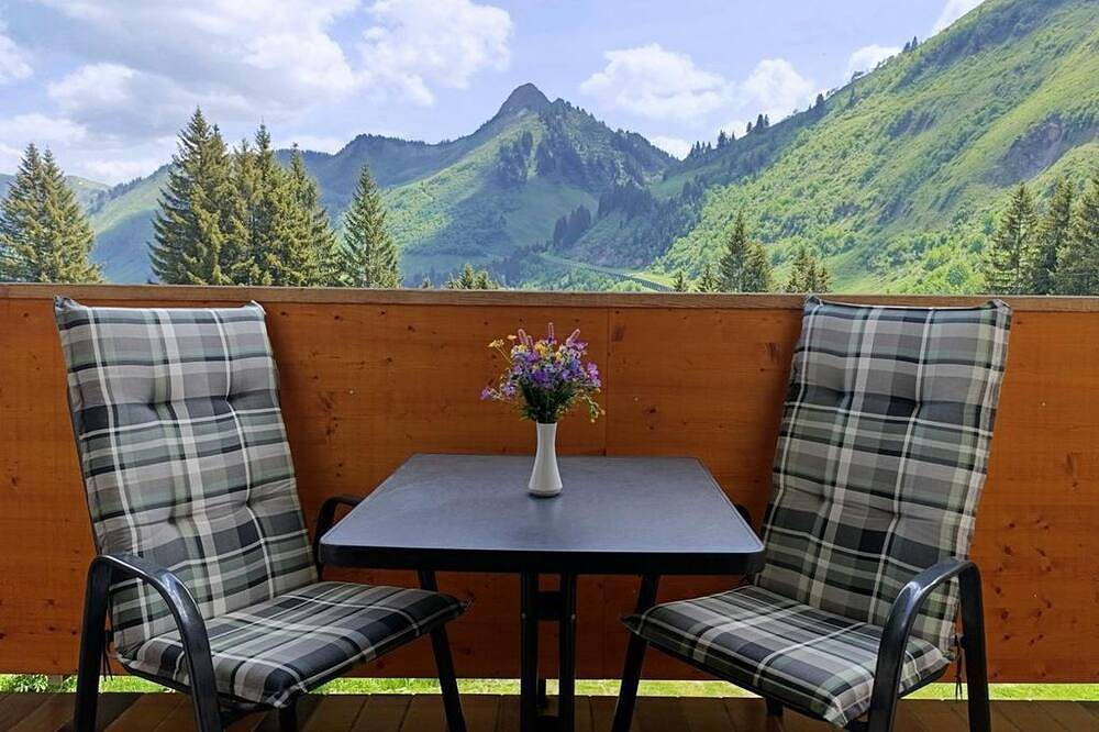 Familienzimmer mit Balkon - Pension Edelweiss Bischof Kg in Damüls, Bregenzerwald