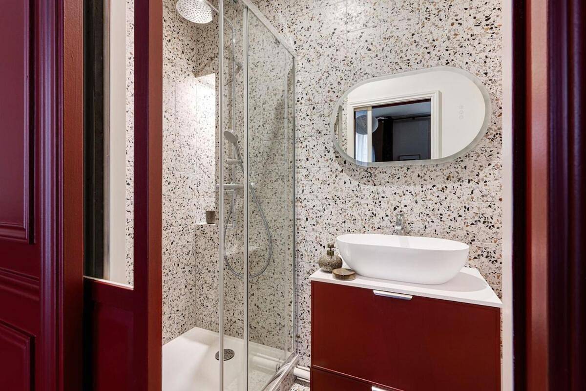 Appartement entier, Saint Placide Ii Suite in Paris, Île de France