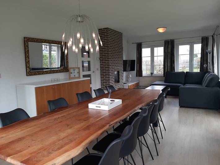 Gemütliches Landhaus für 10 Personen mit großem Garten und vier Schlafzimmern, gelegen in in Seeländisch Flandern