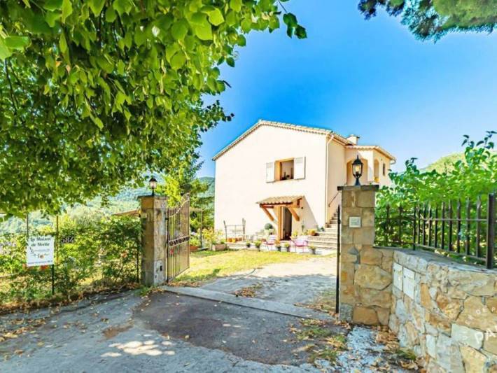 Gîte pour 6 personnes, avec jardin, adapté aux familles