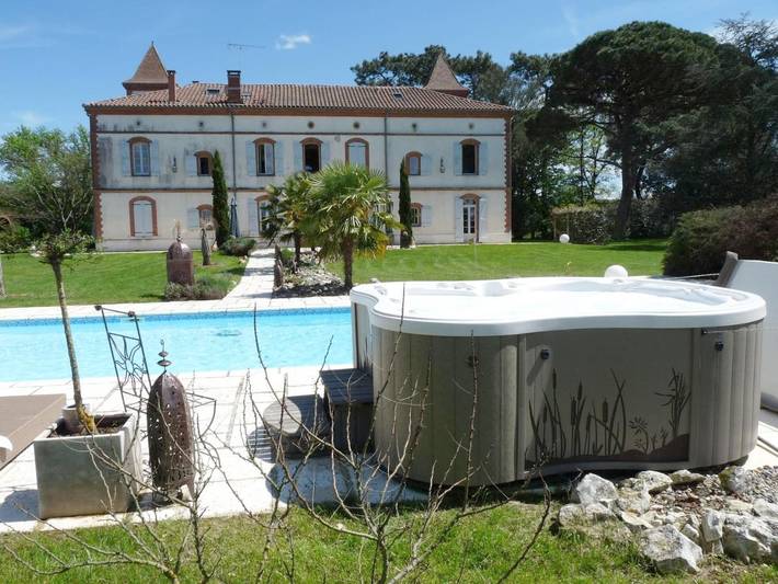 Chambre d’hôte pour 3 personnes, avec piscine et sauna ainsi que vue et jardin, animaux acceptés dans le Tarn-et-Garonne - 2