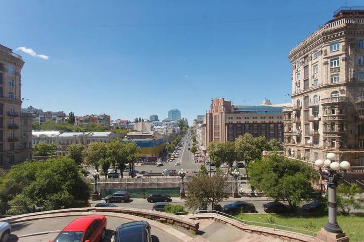 Ferienwohnung für 4 Personen, mit Terrasse und Ausblick in Kiew