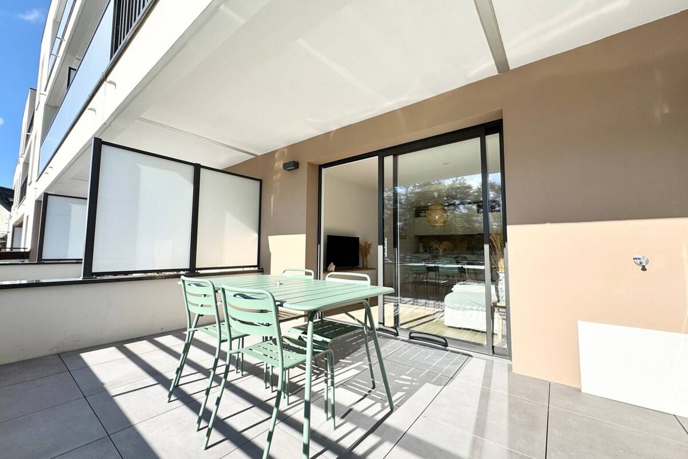 Ganze Wohnung, Ferienwohnung für 4 Personen mit Terrasse in Ploemeur, Côte des Mégalithes