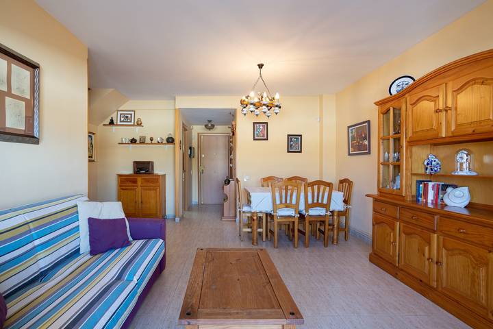 Apartamento entero, Apartamento "Blanes" cerca del mar con piscina compartida in Els Pins Blanes, Blanes