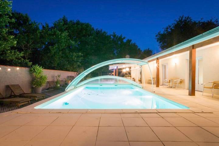 Chambre d’hôte pour 5 personnes, avec vue ainsi que jardin et piscine