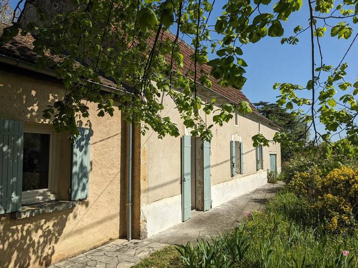 Location de vacances pour 4 personnes, avec jardin ainsi que vue et terrasse à Trémolat - 4