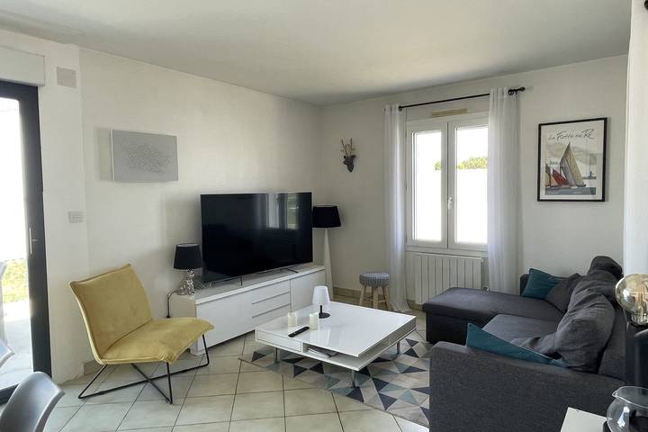Maison de vacances pour 6 personnes, avec terrasse ainsi que jardin et piscine, adapté aux familles sur l' Île de Ré