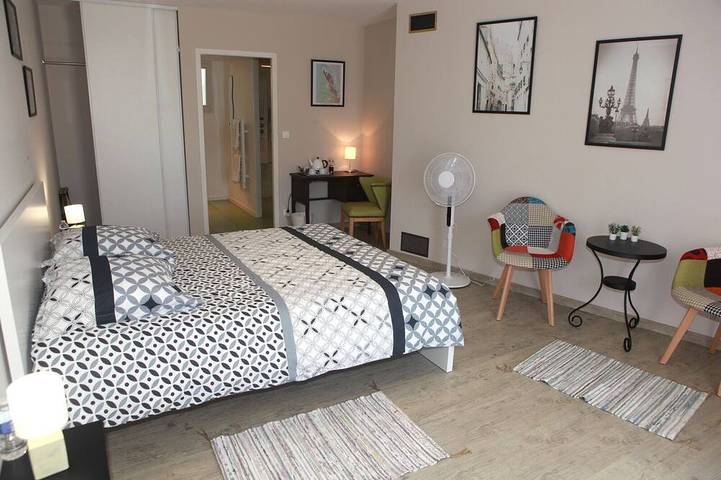 Location de vacances pour 2 personnes, avec piscine et jardin à Saint-Seurin-de-Cadourne - 3