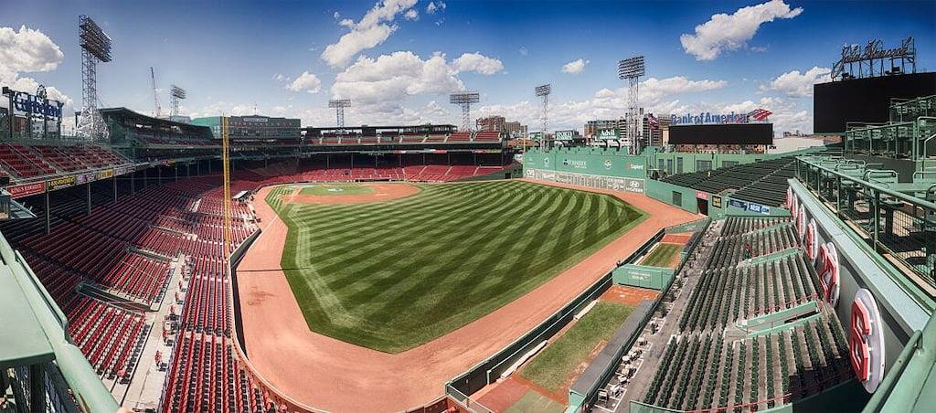 Art Lover’s Escape, Spacious 2 Queen Beds, Near Fenway Park in Boston, Massachusetts