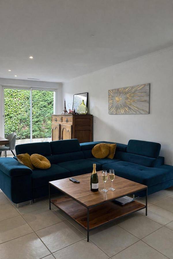 Location de vacances pour 10 personnes, avec jardin à Artigues-près-Bordeaux