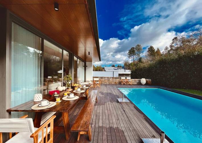 Location de vacances pour 6 personnes, avec Terrasse et Jardin ainsi que Piscine et Vue dans Venade - 4