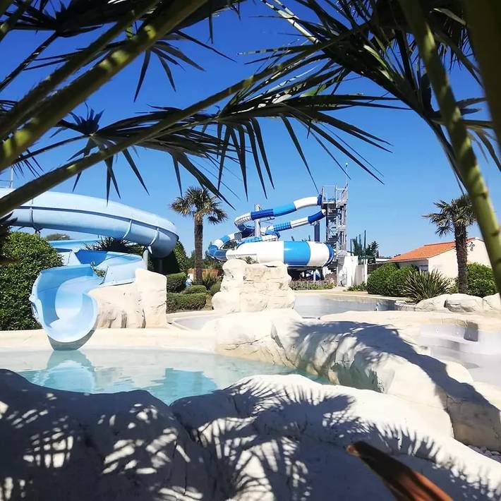 Camping pour 5 personnes, avec piscine et terrasse