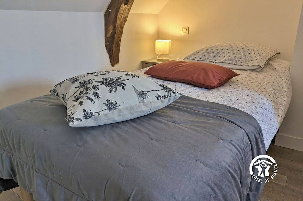 Casa rural tranquila 8 personas con juegos y rutas cercanas in Livet, Mayenne (desambiguación)