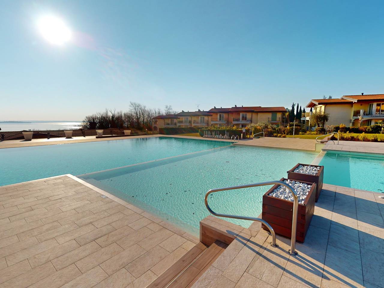 Entire apartment, Vento di Lago by Bookinggardalake in Manerba del Garda, Garda Mountains