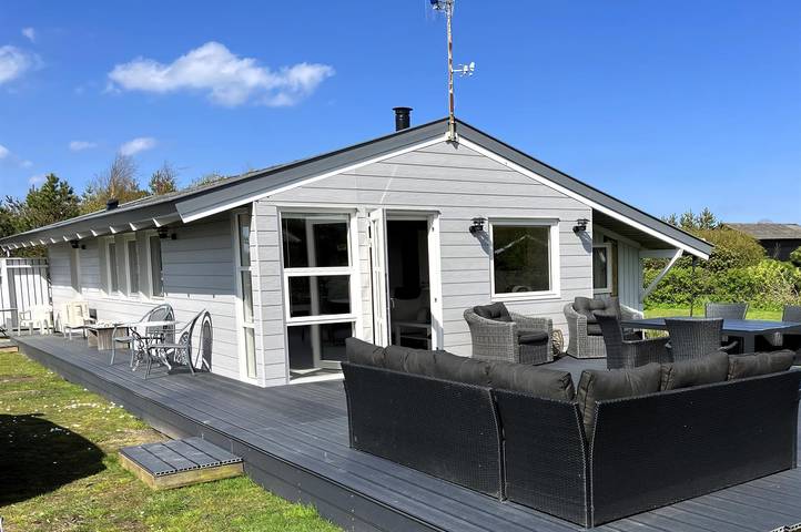 Feriehus for 5 personer, med have og terrasse - 1