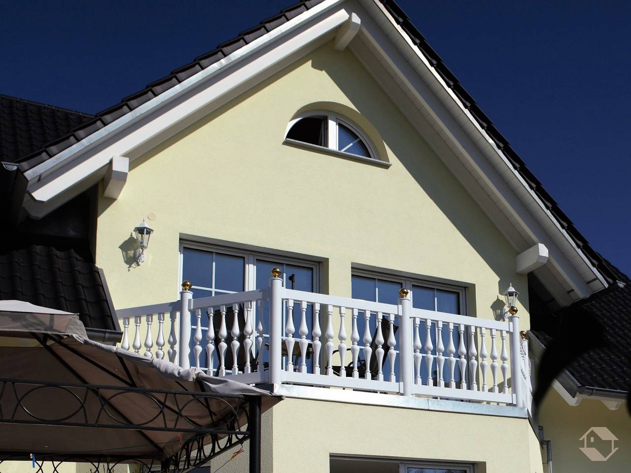 Ganze Wohnung, Ferienwohnung 'Mia' mit Balkon und Wi-Fi in Uhldingen-Mühlhofen, Region Bodensee-Oberschwaben