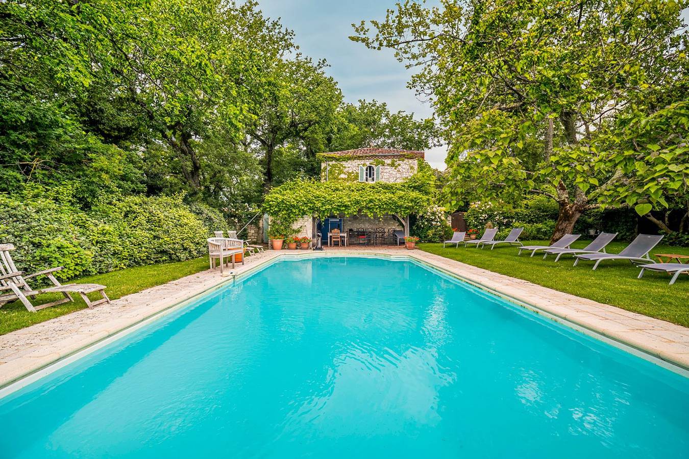 Villa pour 18 personnes avec terrasse in Lauzerte, Tarn-et-Garonne