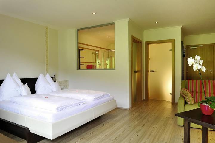 Hotel für 4 Personen, mit Ausblick und Sauna sowie Garten, kinderfreundlich in Lienz - 2