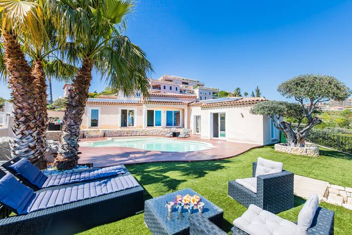 Villa für 6 Personen, mit Terrasse in 