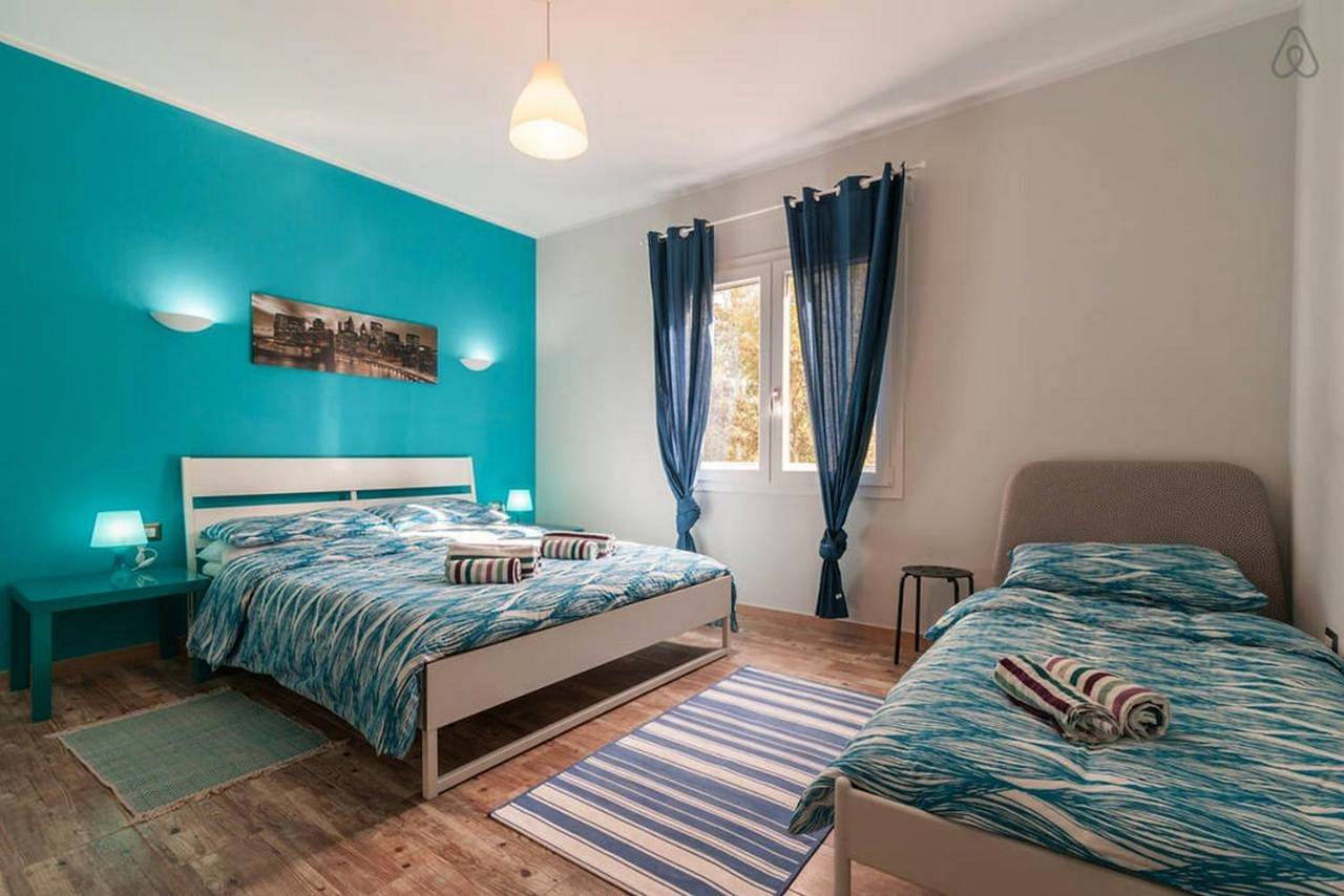 Triple Room with Private Bathroom in Capoterra, Campidano