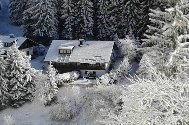 Ferienhaus für 8 Personen, mit Balkon und Garten sowie Sauna