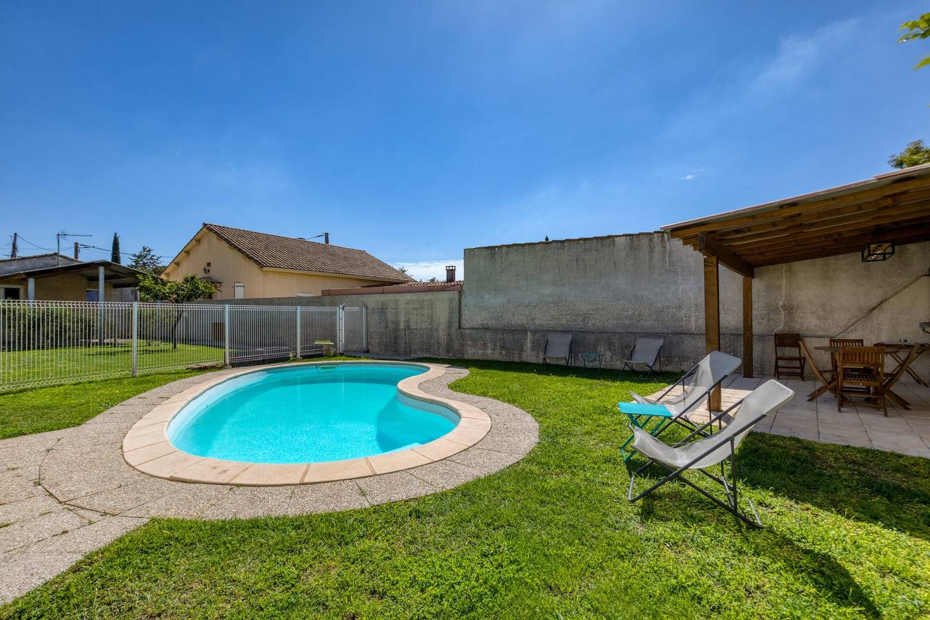 Villa en Camargue con piscina compartida, Wi-Fi y aire acondicionado in Vauvert, Costa mediterránea (Francia)