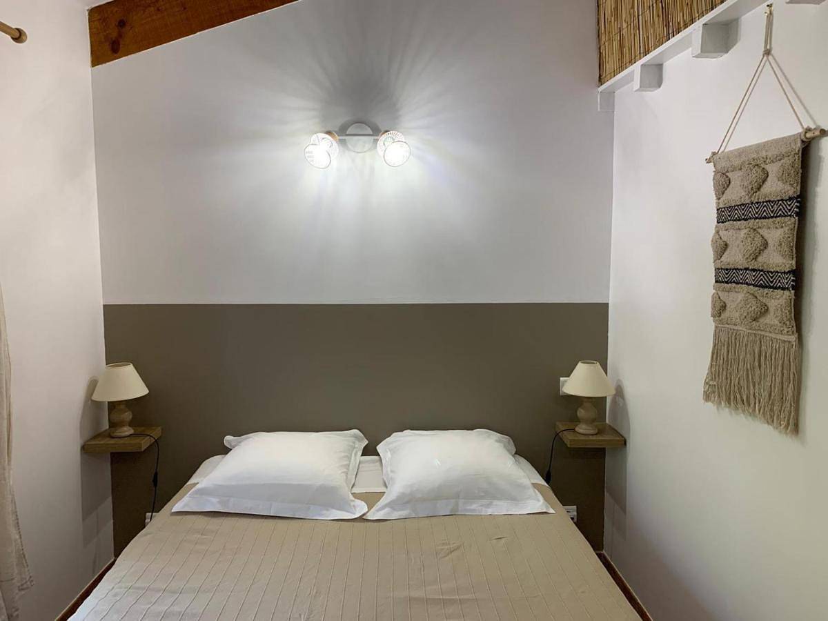 Gîte L'Olivier (Bastide Sainte Agnès) in Carpentras, Parc naturel régional du Mont-Ventoux