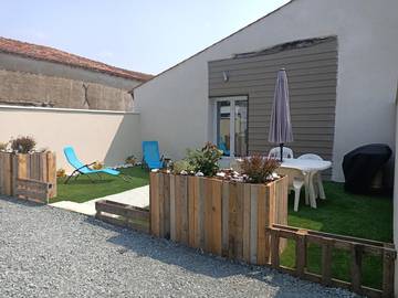 Gîte pour 4 personnes, avec jardin, adapté aux familles à Prissé-la-Charrière