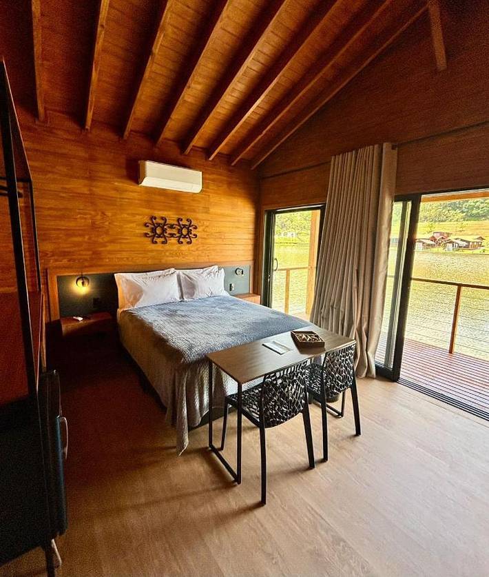 Casas e apartamentos de temporada para 2 pessoas, com vista e jardim em Amparo